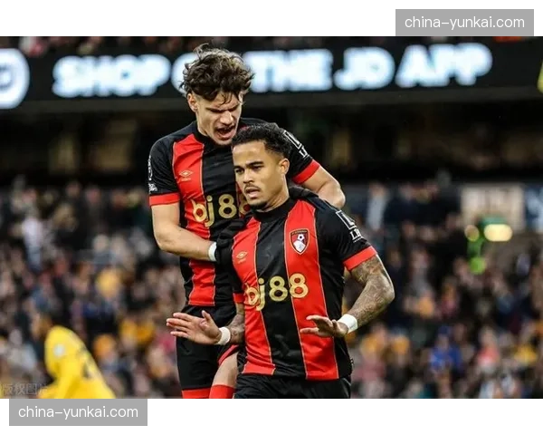 伯恩茅斯将边路球员改造为防守中场，夺回球权次数英超第三